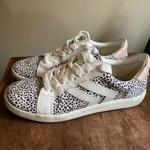Dolce Vita White and Black Patterned Sneakers Sz 7